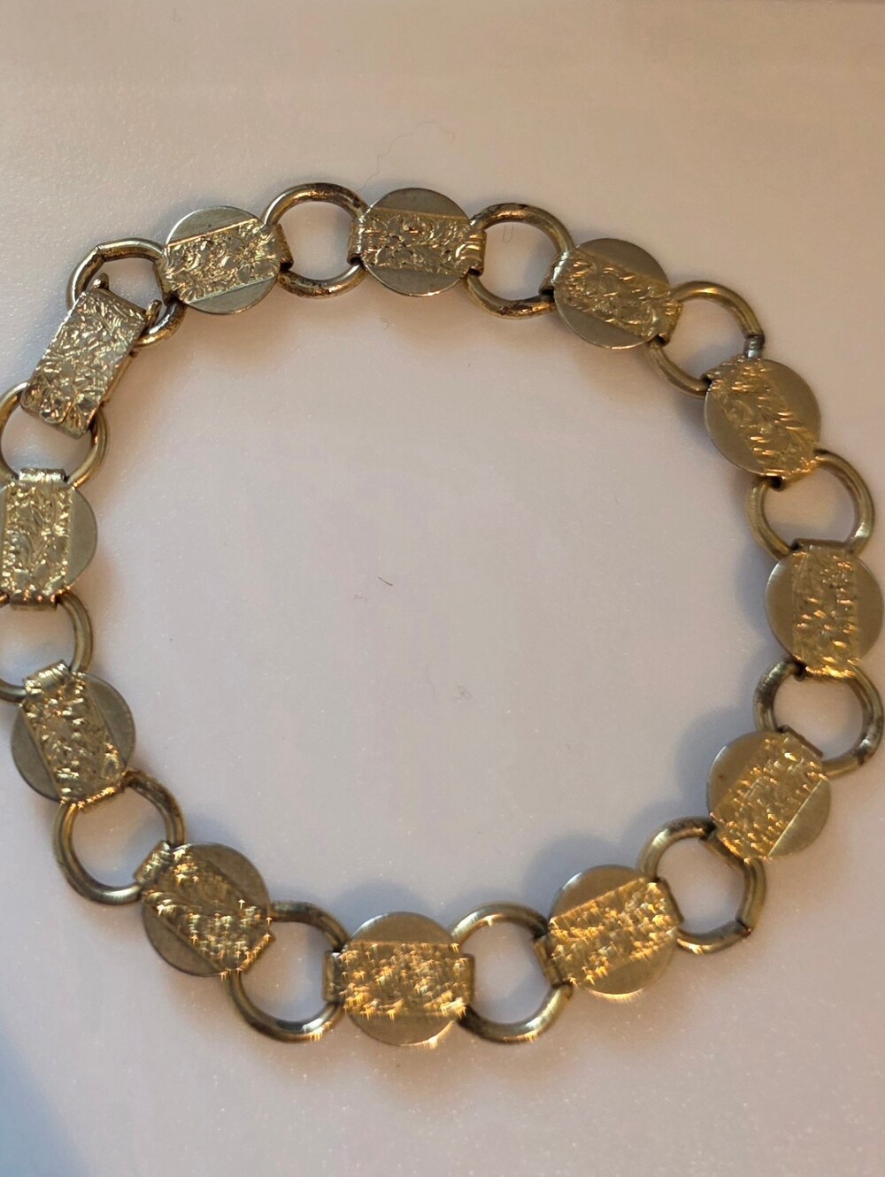 Sarah Coventry Vintage Goldtone Link Circle Embossed Bracelet